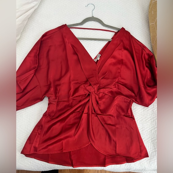 Silk knot top - Picture 1 of 1